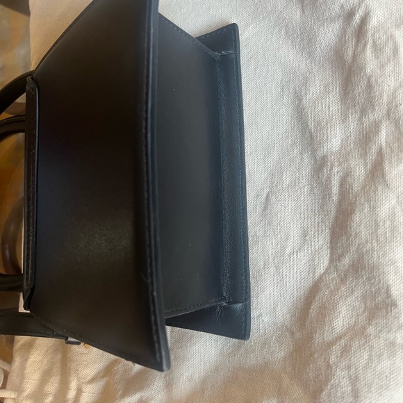 JACQUEMUS signature leather bag in Black leather, gold details. With dus… - Picture 12 of 16
